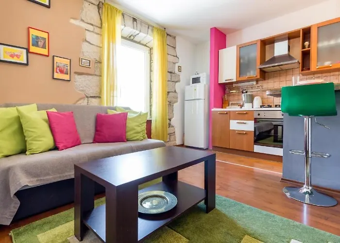 Apartment Dante Square - Top Center